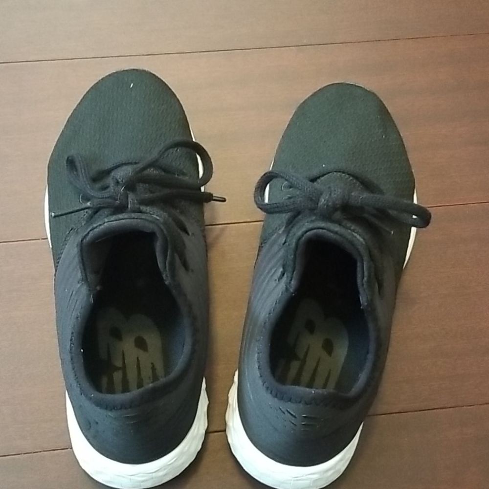 NB Women's Black sneakers - 6